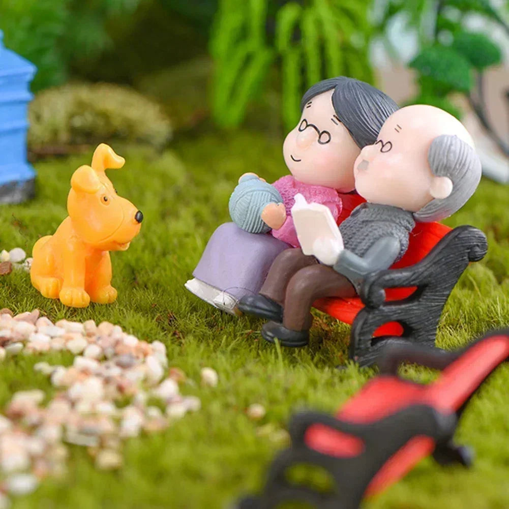 Mini Park Bench Grandpa Grandma Model